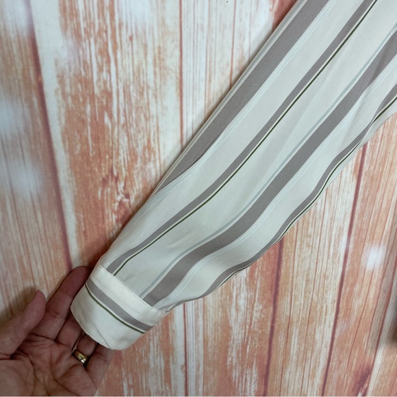 Grade & Gather Two Piece Striped Pajama Set (M/L) - Picture 4 of 16